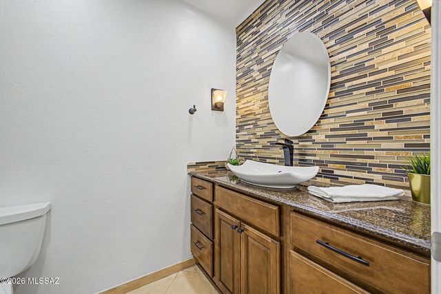 6609 N Amahl Drive, Tucson, AZ 85704