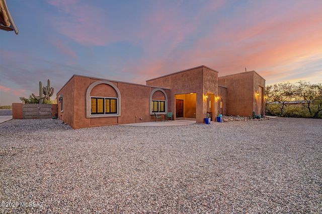 6609 N Amahl Drive, Tucson, AZ 85704