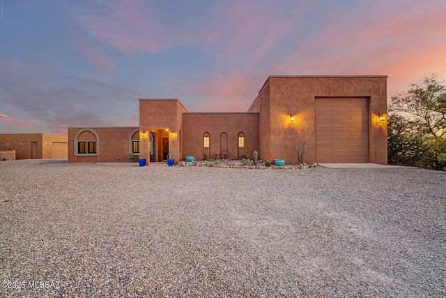 6609 N Amahl Drive, Tucson, AZ 85704