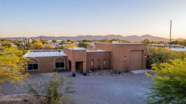 6609 N Amahl Drive, Tucson, AZ 85704