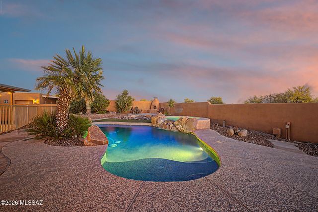 6609 N Amahl Drive, Tucson, AZ 85704