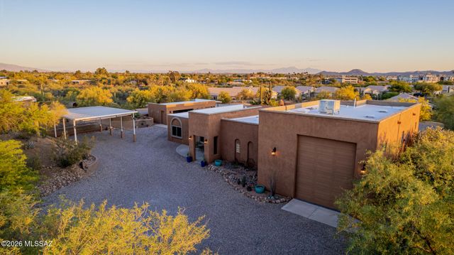 6609 N Amahl Drive, Tucson, AZ 85704