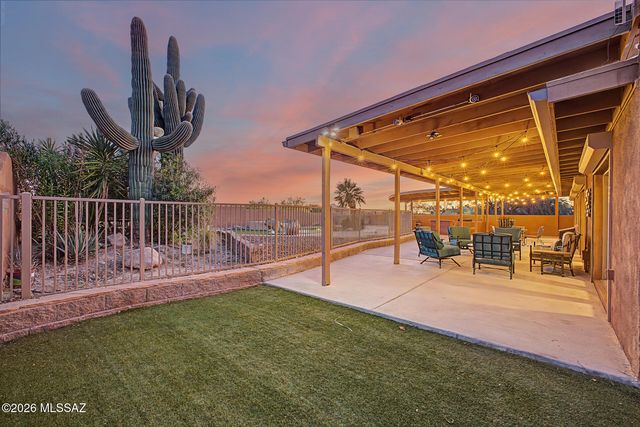 6609 N Amahl Drive, Tucson, AZ 85704