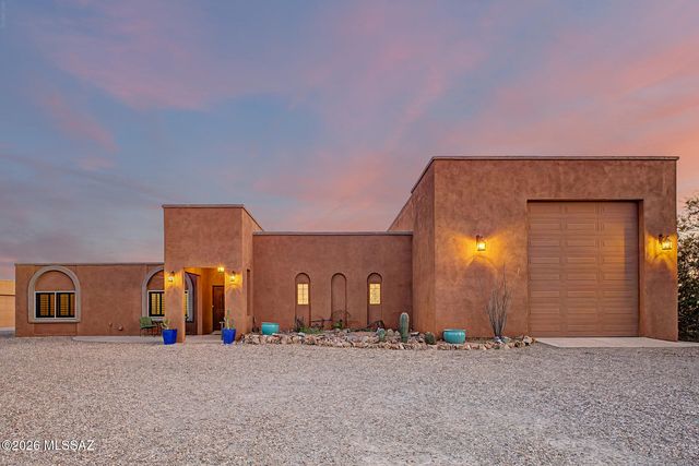 6609 N Amahl Drive, Tucson, AZ 85704