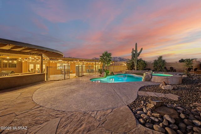 6609 N Amahl Drive, Tucson, AZ 85704