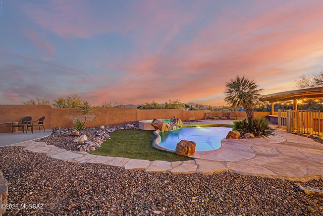 6609 N Amahl Drive, Tucson, AZ 85704