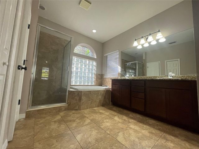 17711 EMERALD GREEN PL, Tampa, FL 33647