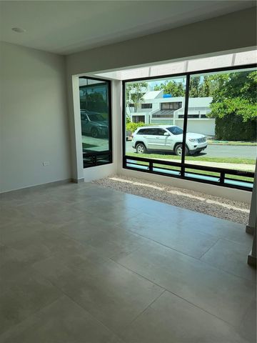 1704 CRISANTEMO, San Juan, PR 00927