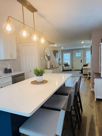 230 Cedar Ave, Portsmouth, RI 02871