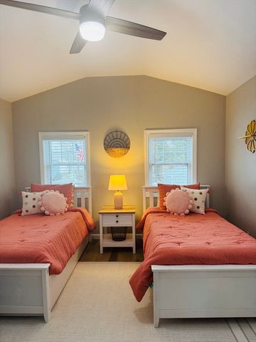 230 Cedar Ave, Portsmouth, RI 02871