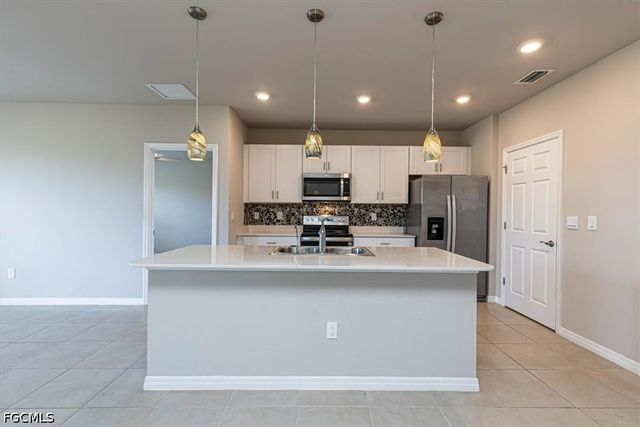 1806 NW 21st TER, Cape Coral, FL 33993