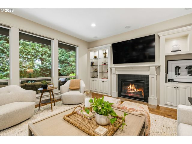 1082 MEEK Way, West Linn, OR 97068