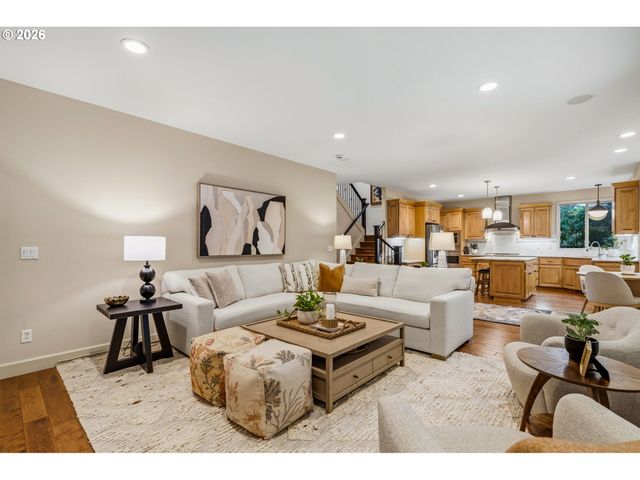 1082 MEEK Way, West Linn, OR 97068