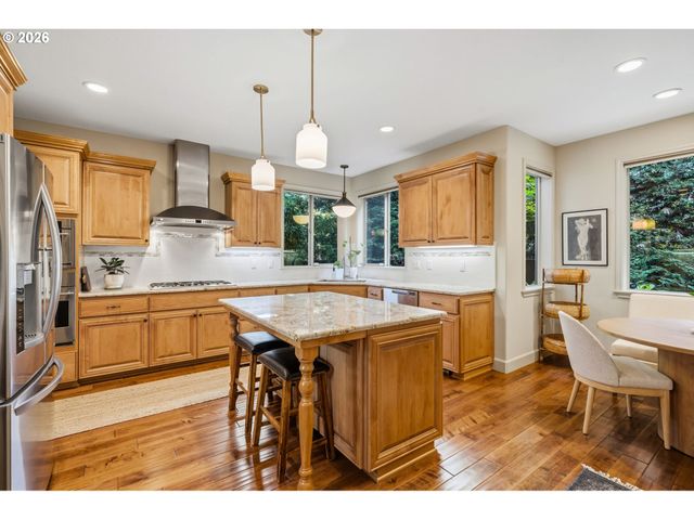 1082 MEEK Way, West Linn, OR 97068