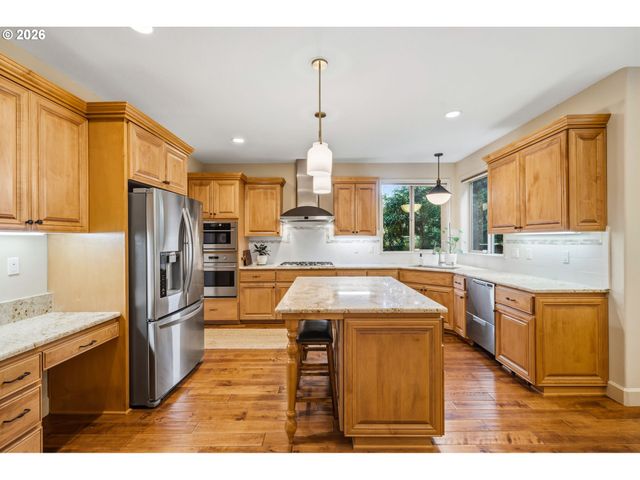 1082 MEEK Way, West Linn, OR 97068