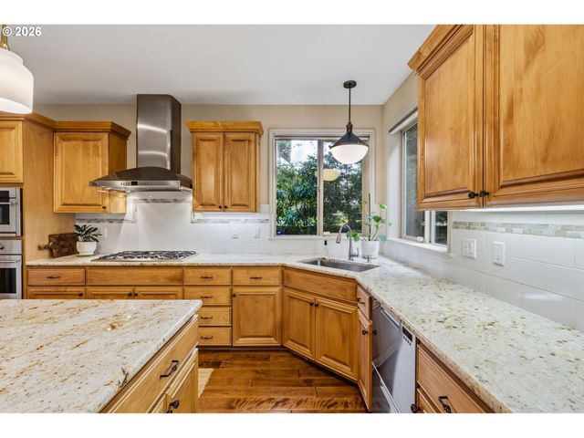 1082 MEEK Way, West Linn, OR 97068