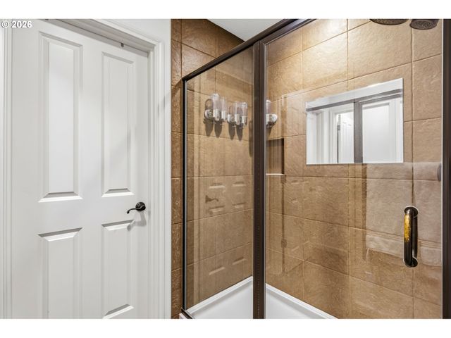 1082 MEEK Way, West Linn, OR 97068