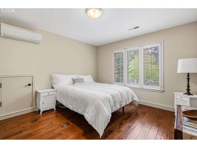 1082 MEEK Way, West Linn, OR 97068