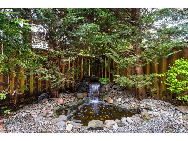 1082 MEEK Way, West Linn, OR 97068