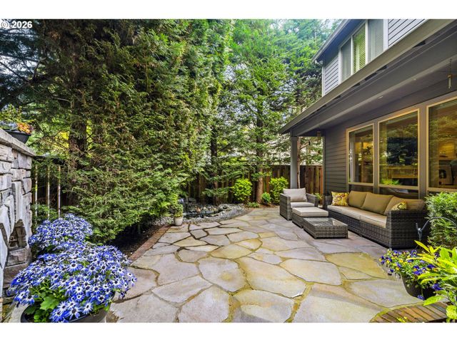 1082 MEEK Way, West Linn, OR 97068