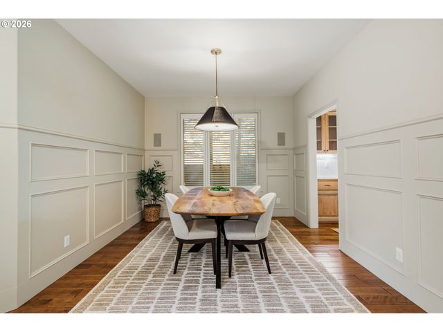 1082 MEEK Way, West Linn, OR 97068