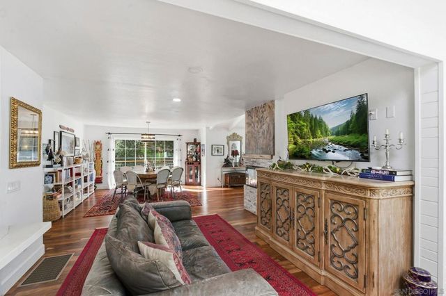 1165 Midway Dr, Alpine, CA 91901