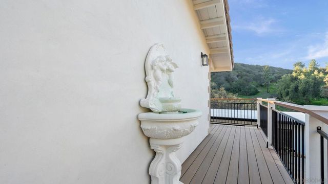 1165 Midway Dr, Alpine, CA 91901