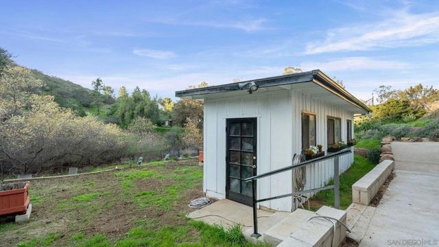 1165 Midway Dr, Alpine, CA 91901