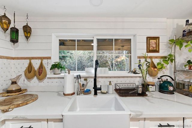 1165 Midway Dr, Alpine, CA 91901