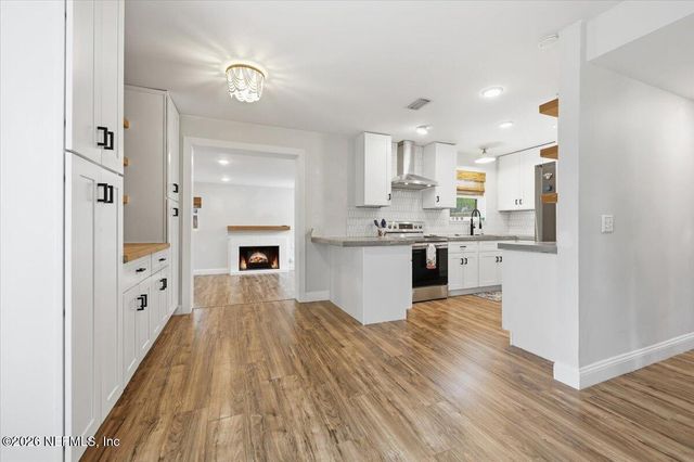 1203 16TH Avenue N, Jacksonville Beach, FL 32250