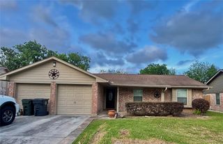 13642 Greenridge Drive, Sugar Land, TX 77498