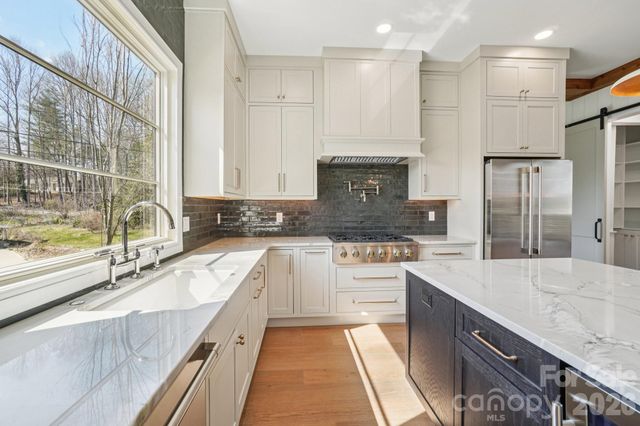 272 Glazener Road, Brevard, NC 28712