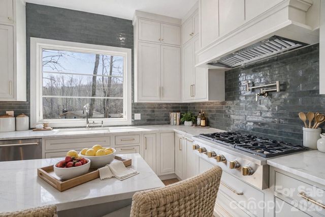 272 Glazener Road, Brevard, NC 28712