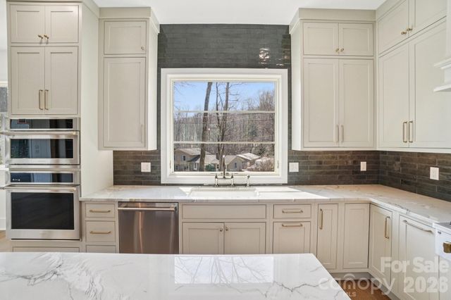 272 Glazener Road, Brevard, NC 28712