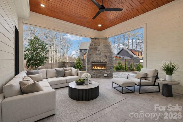 272 Glazener Road, Brevard, NC 28712