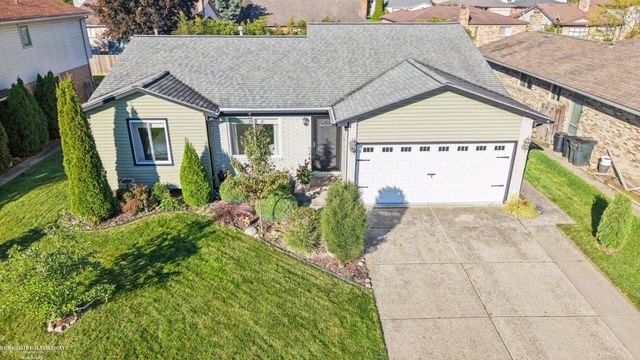 46595 Apple Lane, Macomb Twp, MI 48044