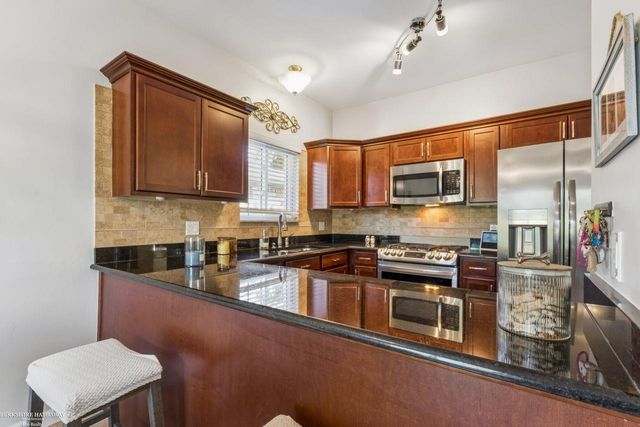 46595 Apple Lane, Macomb Twp, MI 48044
