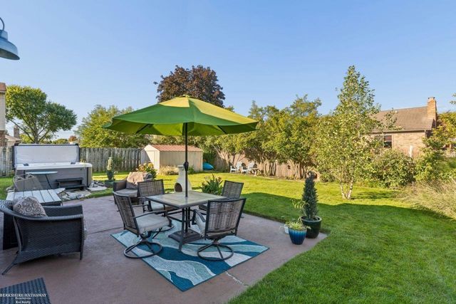 46595 Apple Lane, Macomb Twp, MI 48044