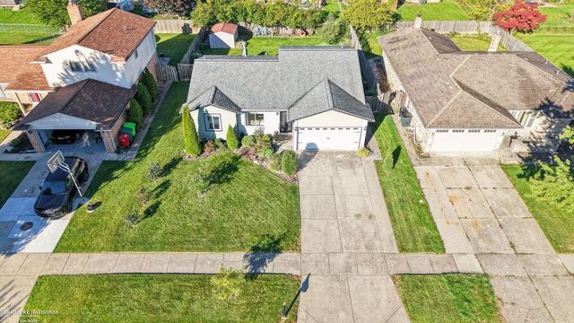 46595 Apple Lane, Macomb Twp, MI 48044