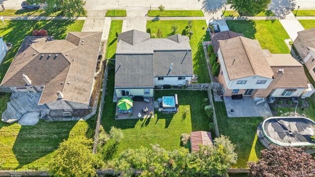46595 Apple Lane, Macomb Twp, MI 48044