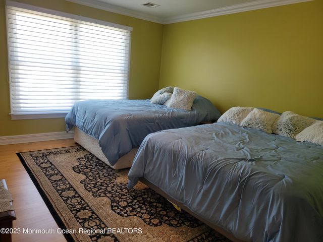 27 Broadway, Point Pleasant Beach, NJ 08742