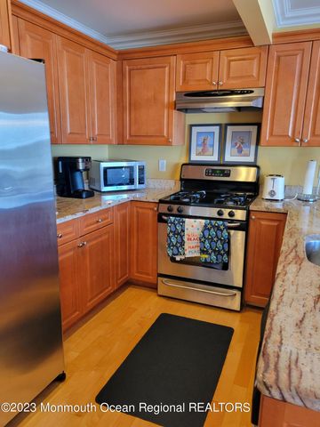 27 Broadway, Point Pleasant Beach, NJ 08742