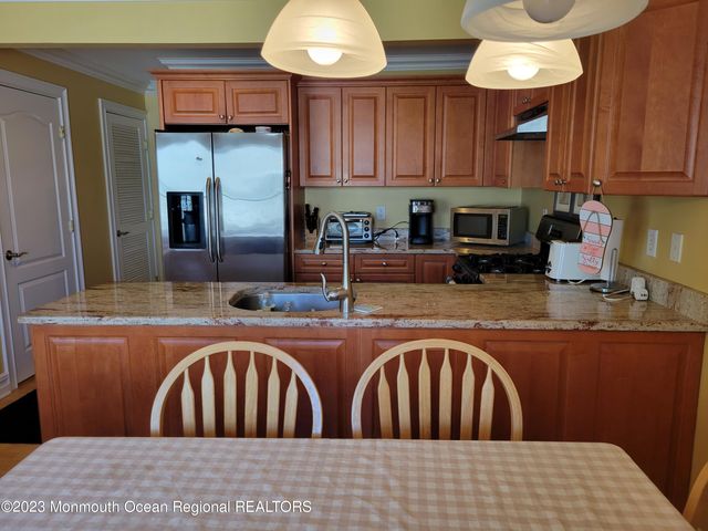 27 Broadway, Point Pleasant Beach, NJ 08742