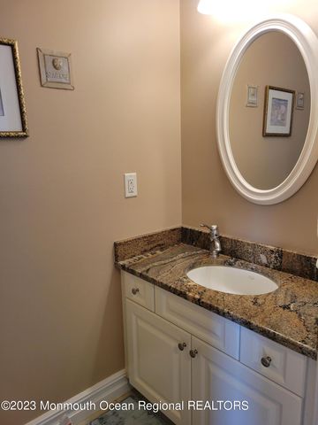 27 Broadway, Point Pleasant Beach, NJ 08742
