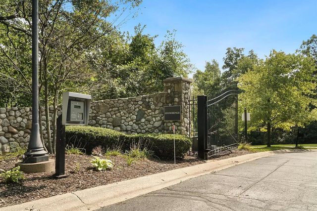 5402 Garden Gateway Road, Valparaiso, IN 46383