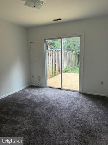 8739 BRETTON WOODS DR, Manassas, VA 20110