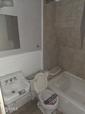 611 Oswald Street, Toledo, OH 43605