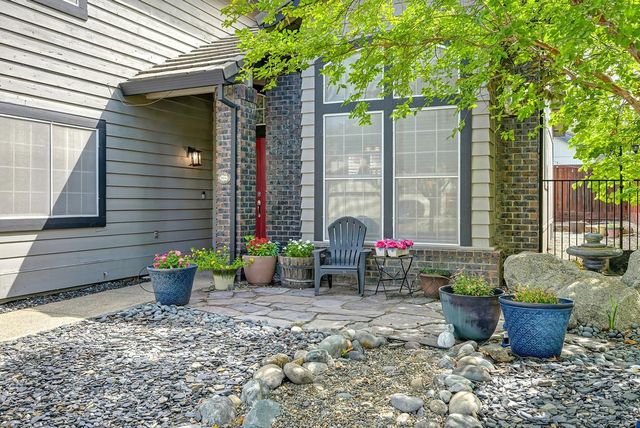 5937 Blackstone Dr, Rocklin, CA 95765