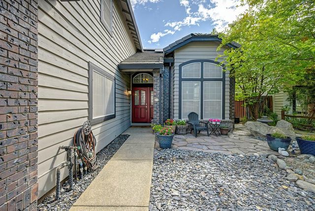 5937 Blackstone Dr, Rocklin, CA 95765