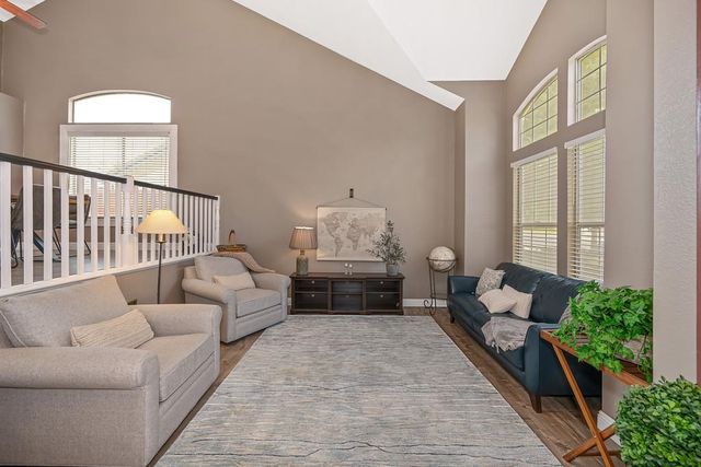 5937 Blackstone Dr, Rocklin, CA 95765